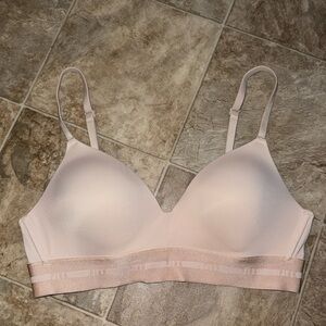 PINK wear everywhere wireless bra